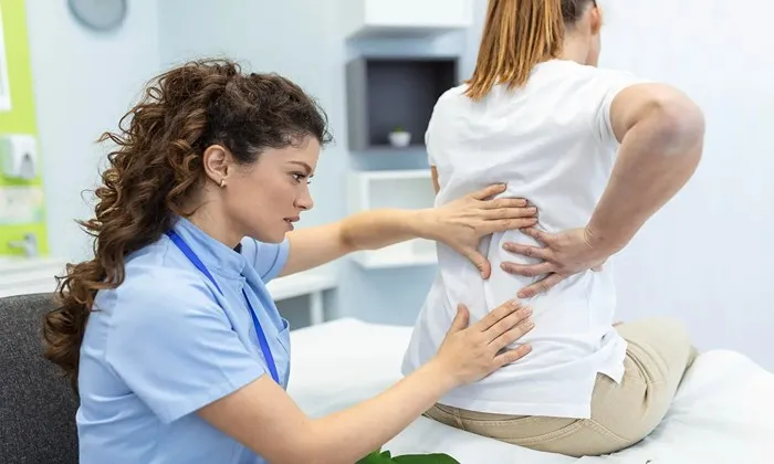 تمرینات اصلاحی و فیزیوتراپی برای خم شدن کمر