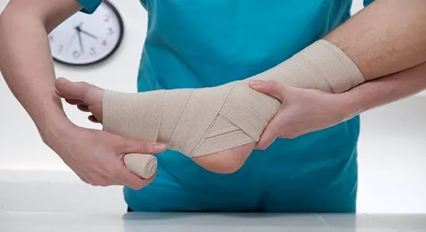 پیچ خوردگی مکرر مچ پا چرا اتفاق می‌افتد